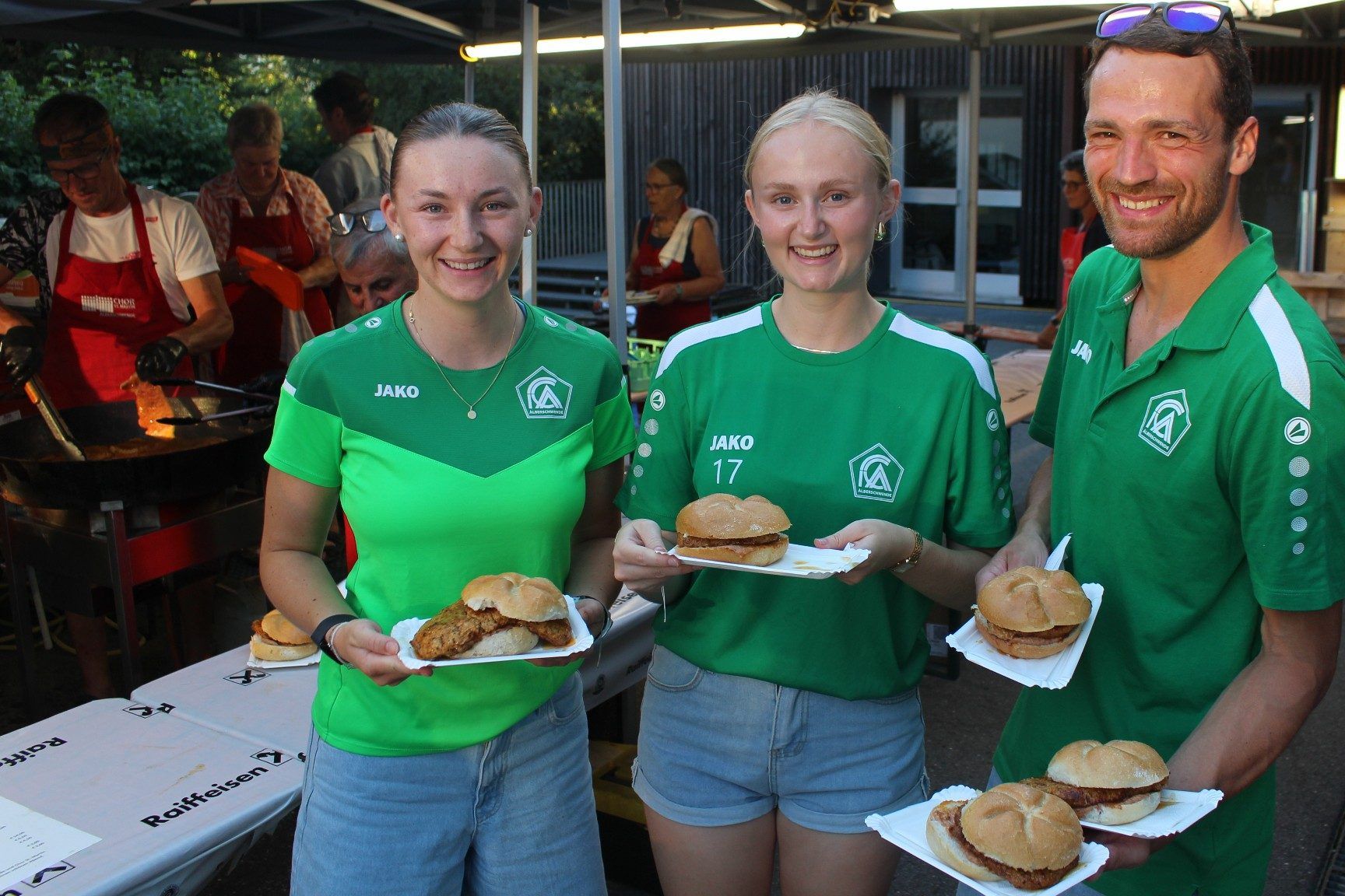Dem FC Alberschwende oblag gemeinsam mit dem Chor St. Martin die gastronomische Betreuung der zahlreichen Gäste.