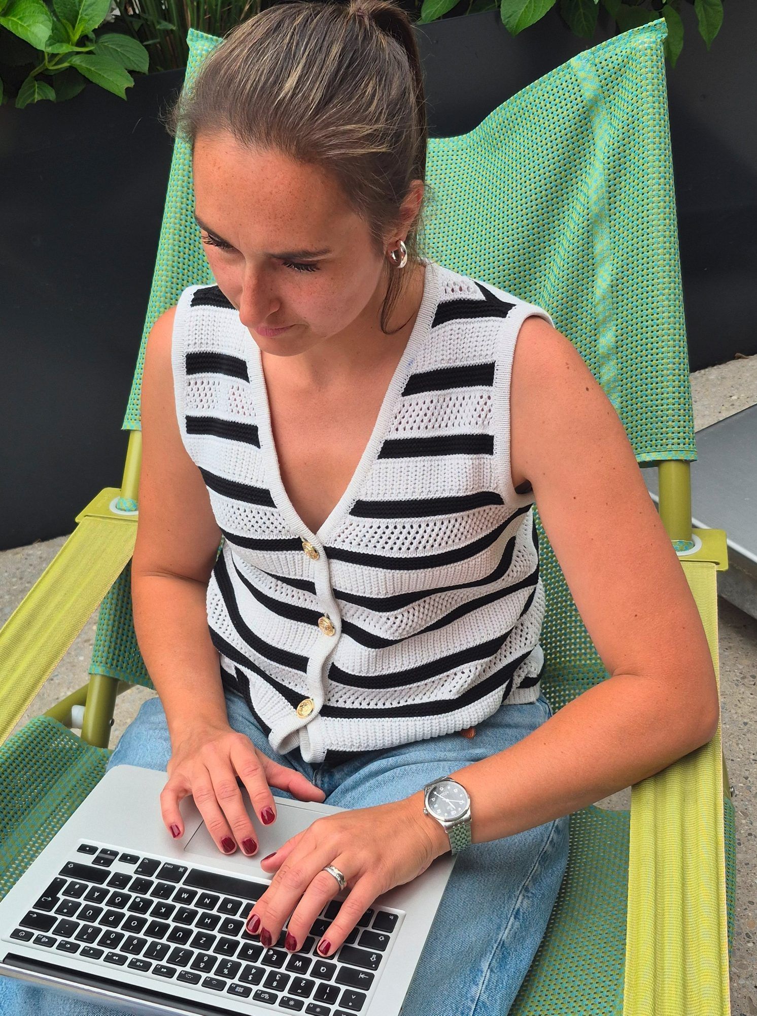 Michaela ist eine Macherin, probiert sich gerne in verschiedenen Bereichen aus und hat sogar ihre Website selbst gestaltet.