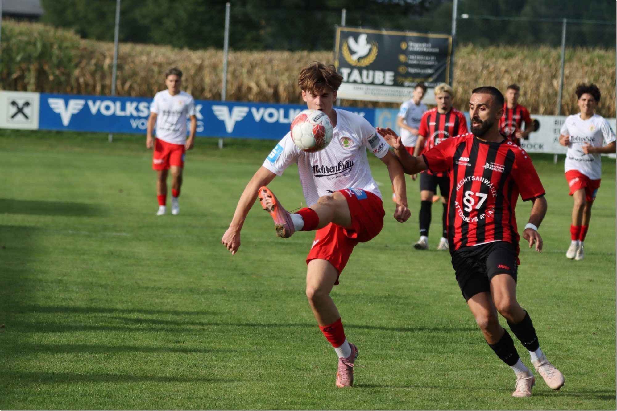 Szenen vom Spiel Brederis vs FC Dornbirn Juniors. VN-TK/10