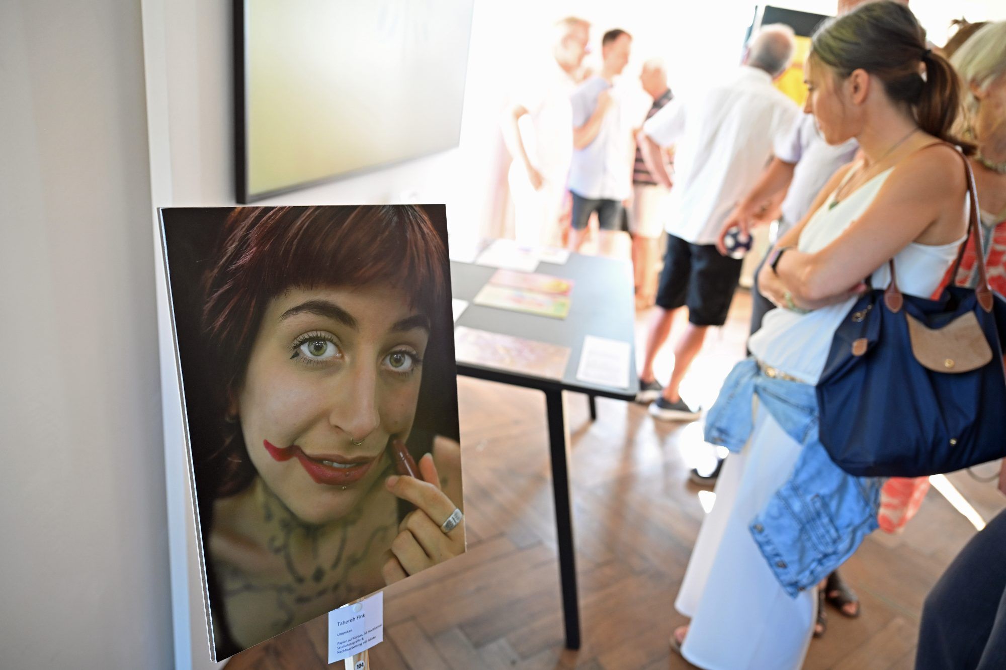 Tahereh Fink beschäftigt sich in ihrer Fotografie mit dem experimentellen Porträt.