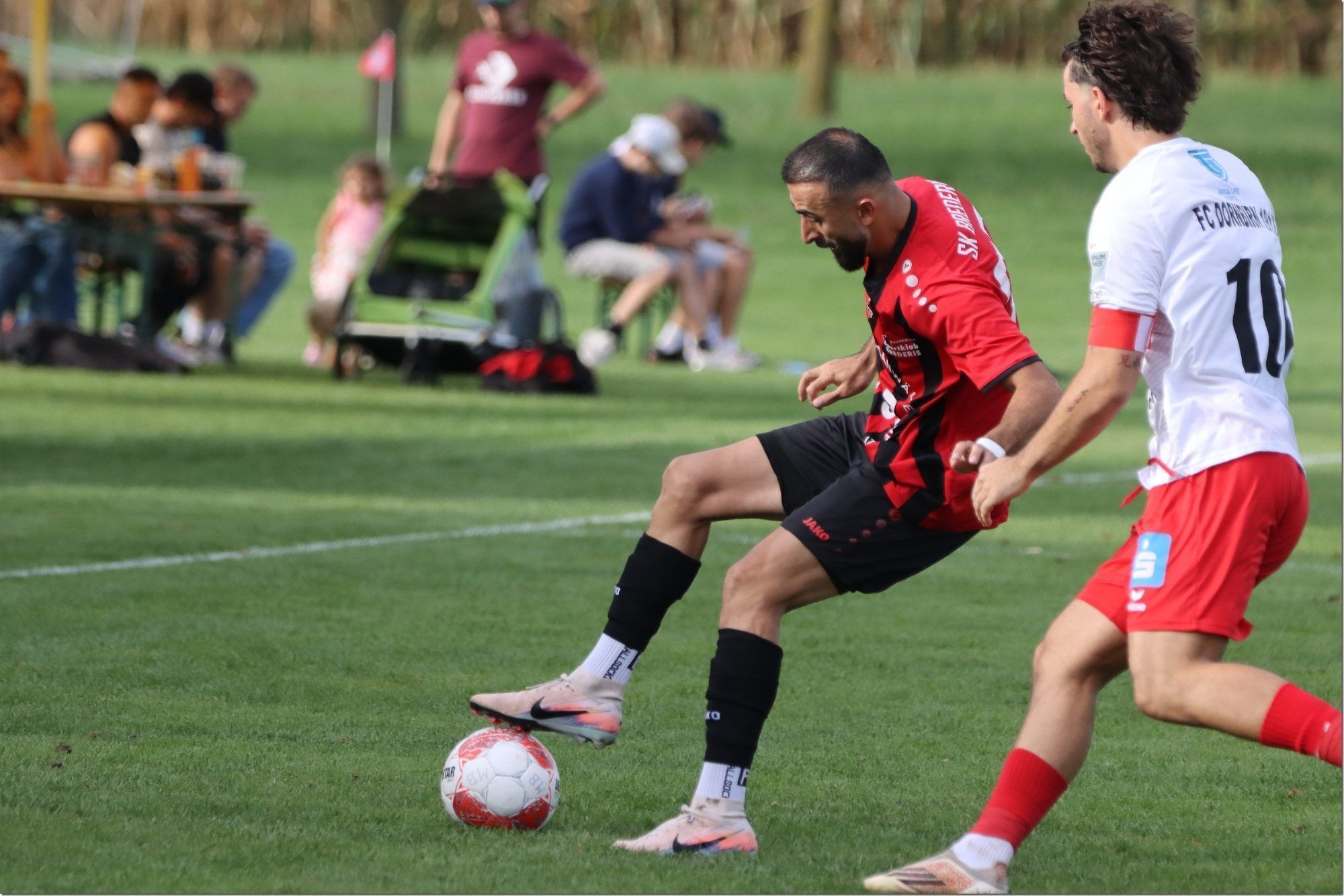 Szenen vom Spiel Brederis vs FC Dornbirn Juniors. VN-TK/10