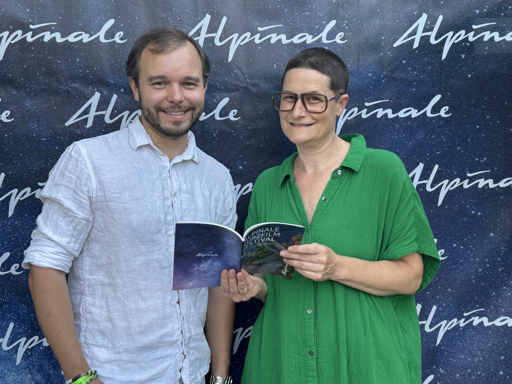 Stadtrat Andreas Fritz-Wachter und Künstlerin Christine Lederer.