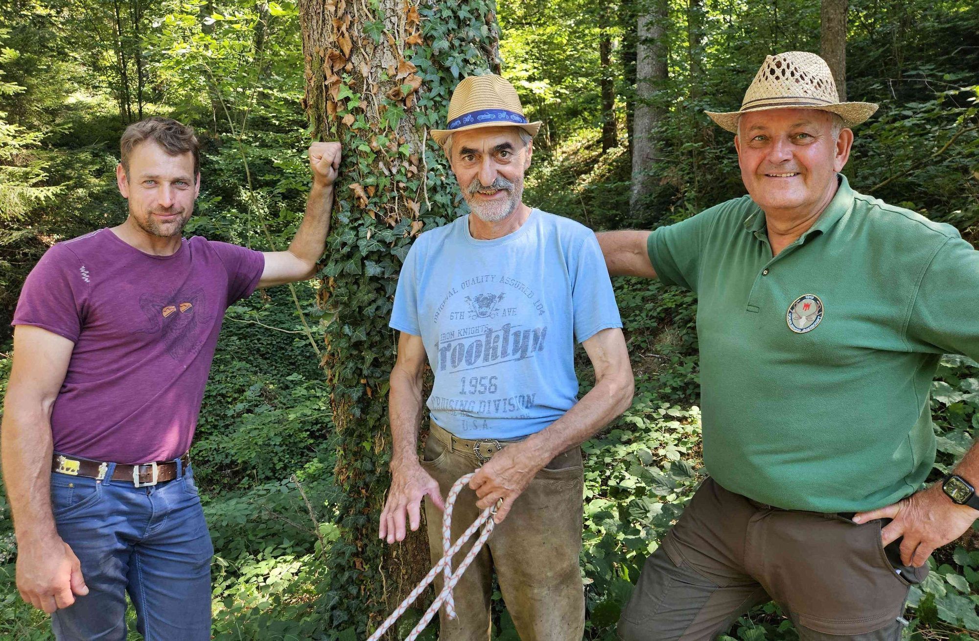 Spannend auch die Erzählungen des Waldaufsehers Michael Muxel sowie der beiden Jäger Pius Zussner und Karl Bumberger (von links).