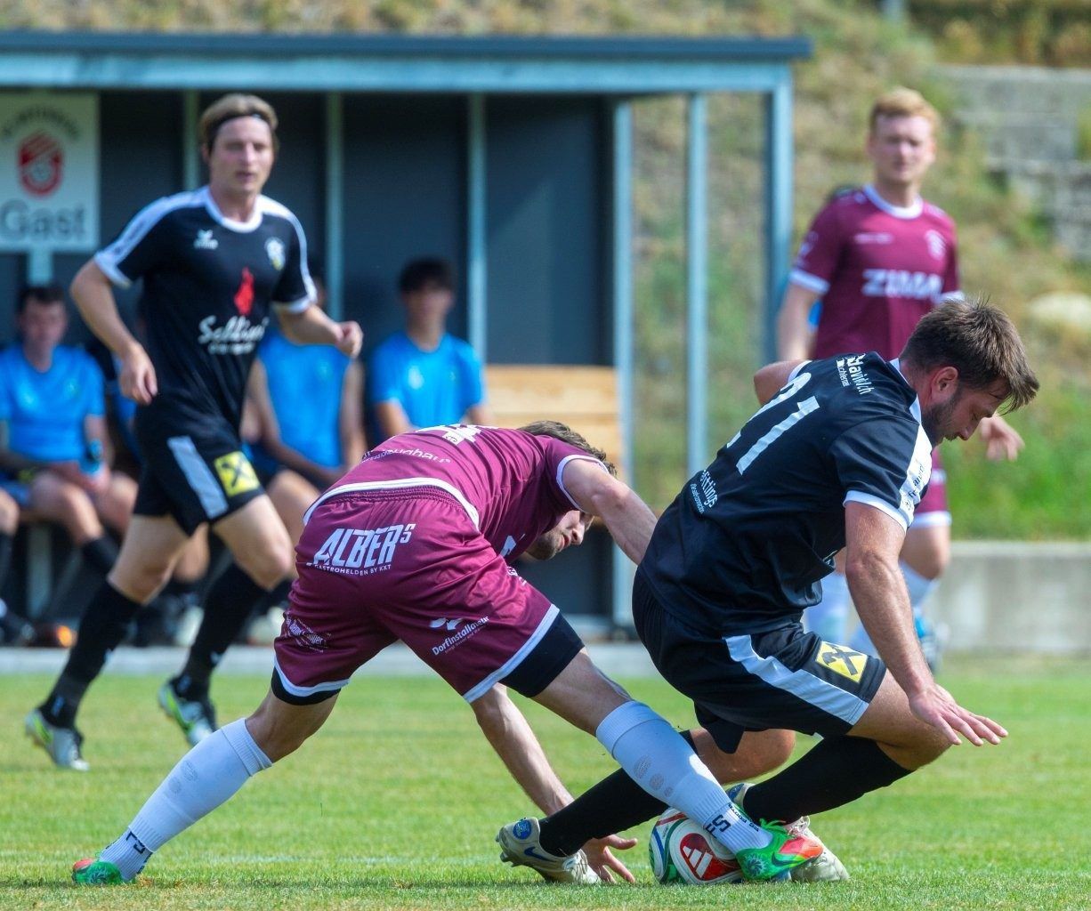 Beste Szenen vom Spiel Rotenberg - Schlins. VN-PAULITSCH/16