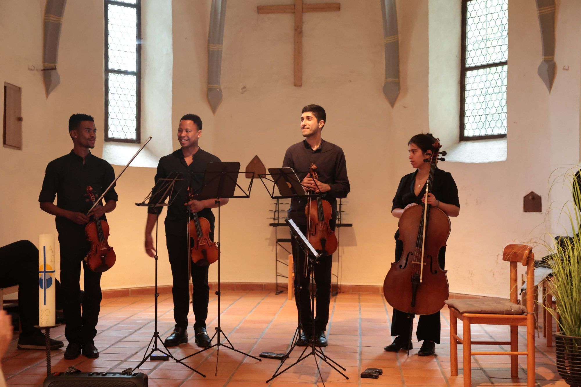 Radisemolo, Hloni Mokonea, Ali Delangiz und Avishag Brand in der kapelle St. Wolfgang.