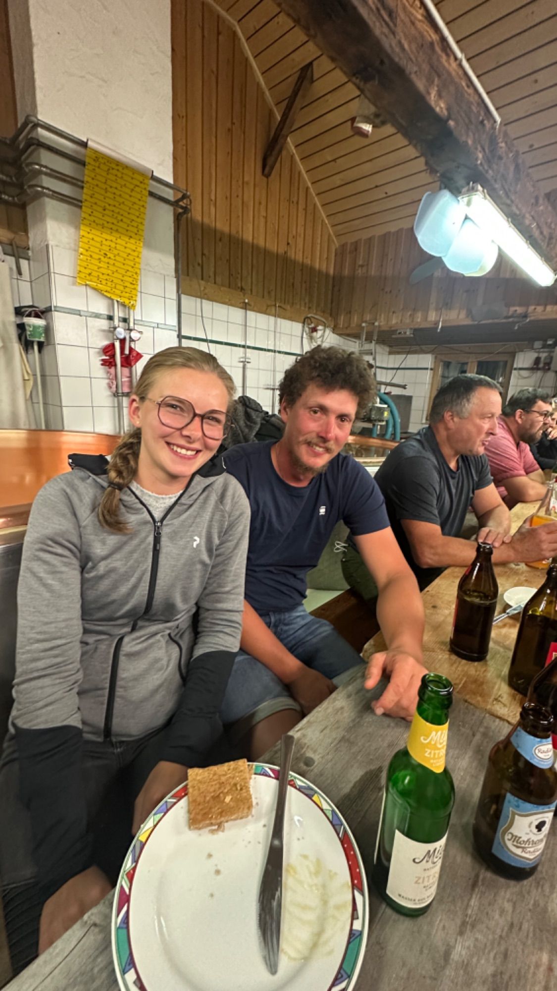 Andrea Albrecht und Hirte Max Mayer genossen den Abend.