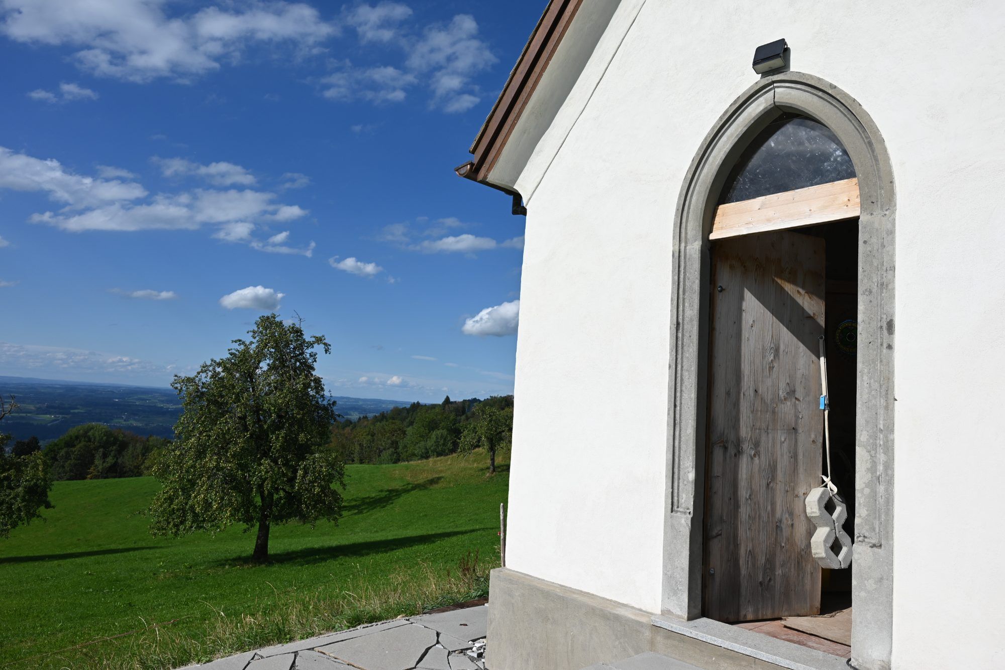 Bei der Kapelle können Angehörige ihrer Verstorbenen gedenken.