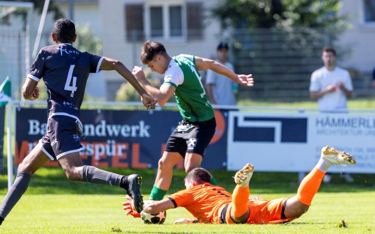 Szenen vom Topspiel Dornbinrer SV - FC Rotenberg. VN-PAULITSCH/6