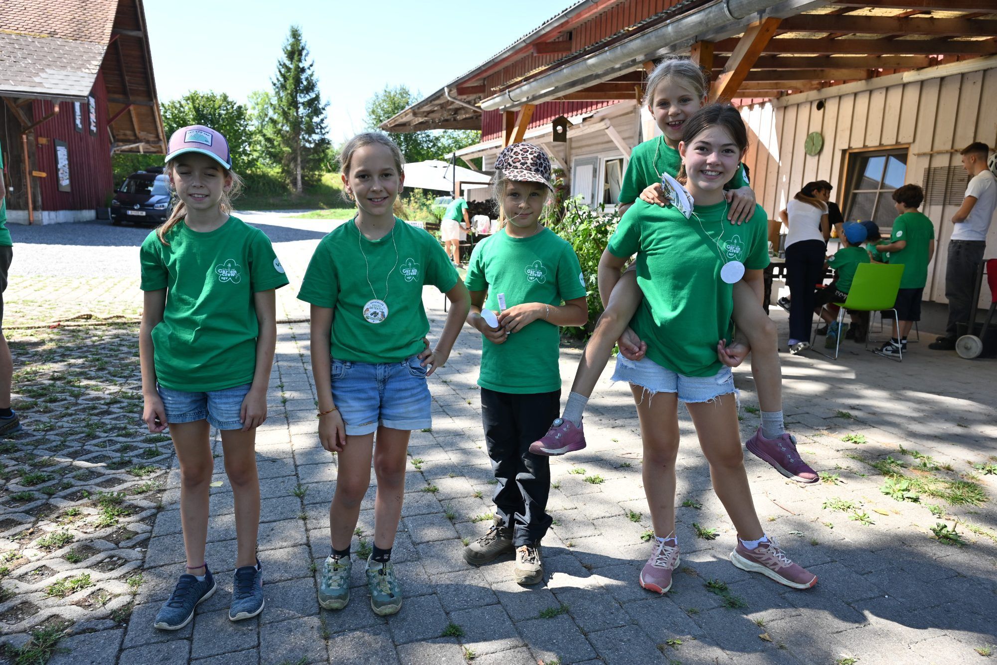 Mathilda, Ava, Elisa, Klara und Rosalinda haben beim Feriencamp jede Menge Spaß.