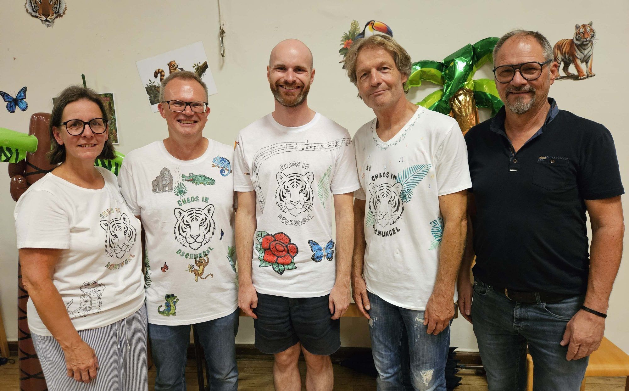 Sie freuten sich über ein bestens gelungenes Musiklager-Projekt 2026: Die Jugendreferenten Michaela und Michael Schmid, Thomas Jehle und Stefan Nobis als musikalische Leiter sowie Vorstand Helmut Immler.