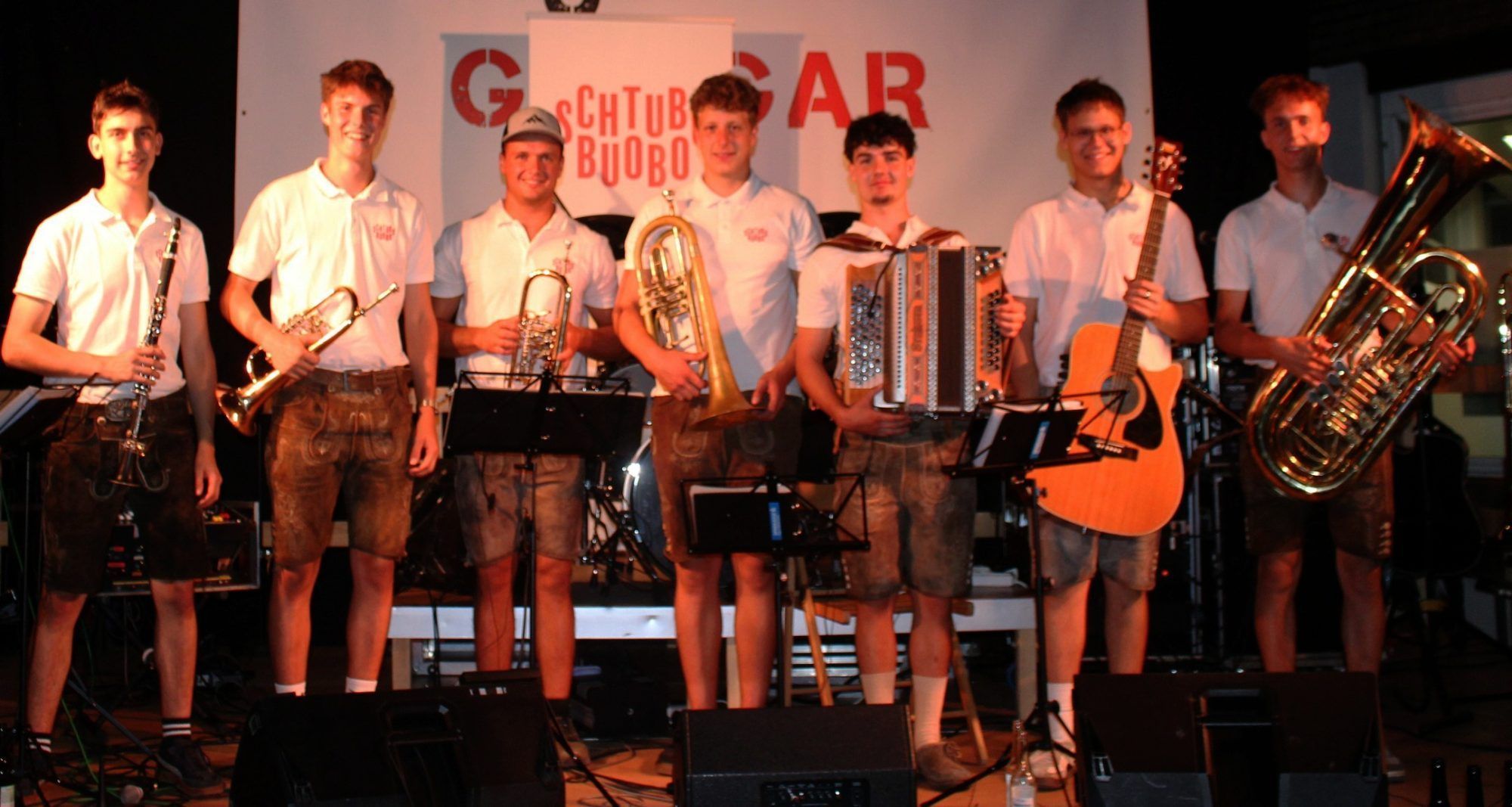 Originell ist nicht nur der Name, originell ist auch die Geschichte und die Musik der Schtubobuobo – Magnus Bramberger, Elija Meusburger, Jürgen Kohler Claudio Feurstein, Christian Kneller, Gedeon Amann und Robert Lang (v. l.)