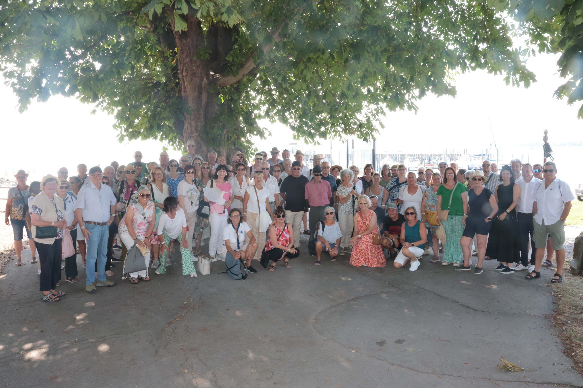 Gruppenfoto nach der Ankunft mit dem Schiff.