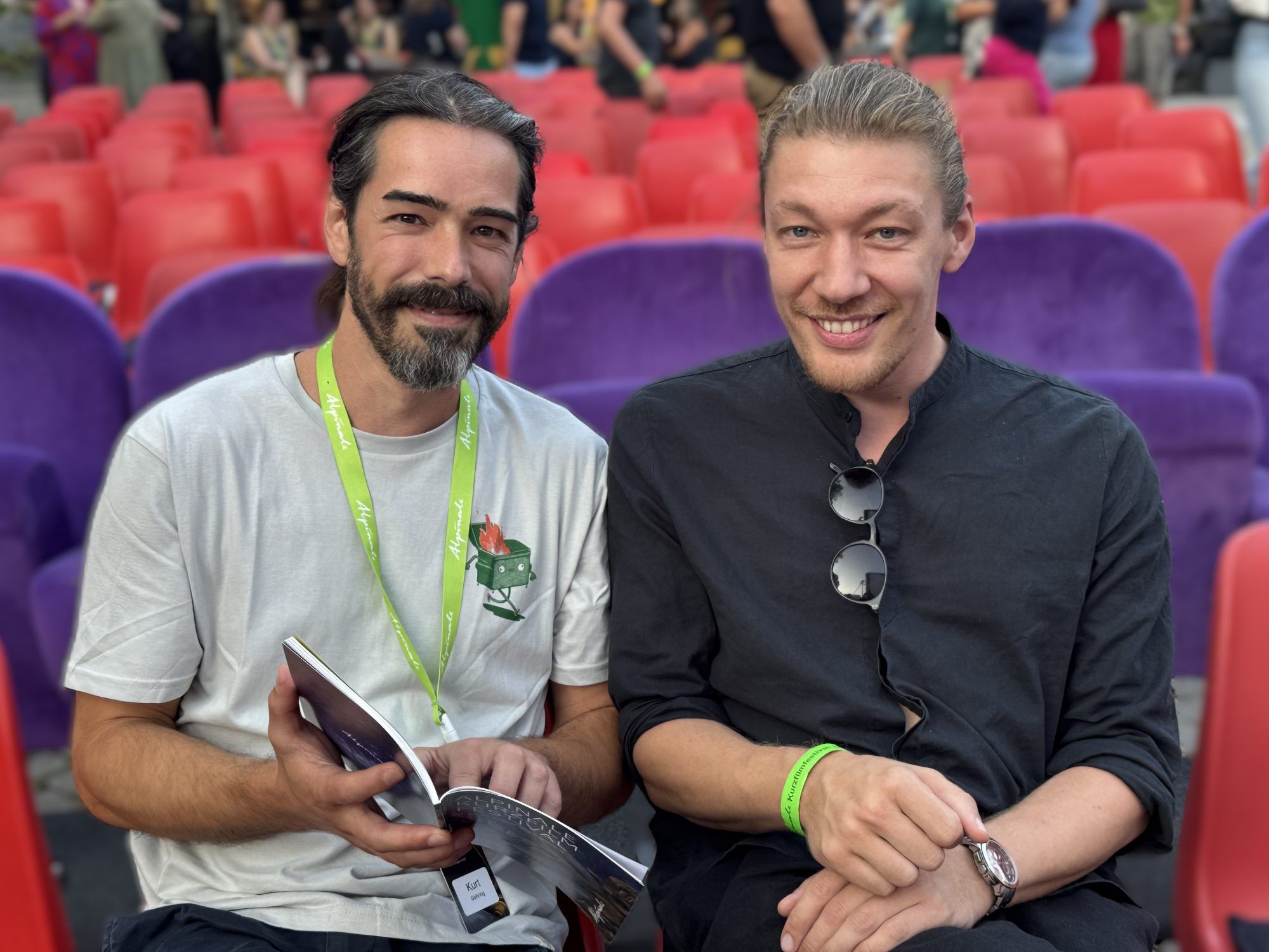 Kurt Gehring (Kulturkommision) und Künstler Nikola Bartenbach.