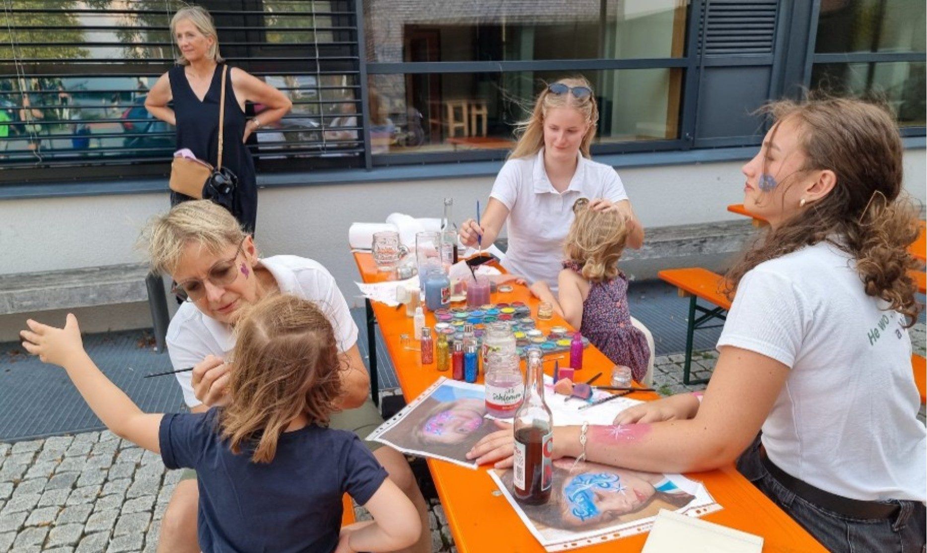 Kinderschminken, malen, basteln – Fasnatzunft und Tennisclub sorgten dafür, dass auch die jüngsten Gäste auf ihre Kosten kamen.   