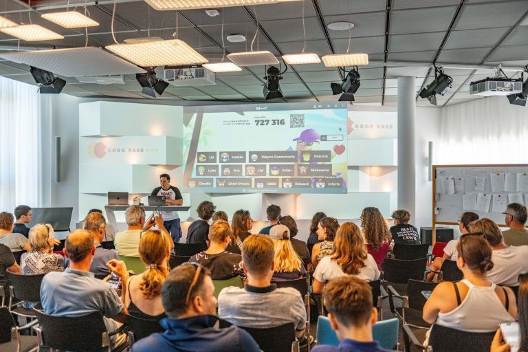 "Coding sollte ein fixer Bestandteil der Ausbildung werden" – ein Ferienkurs der anderen Art