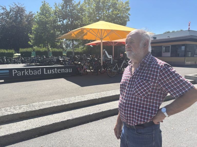 Richard Wagner sieht in diesem Parkplatz Abzocke – das sagt die Gemeinde
