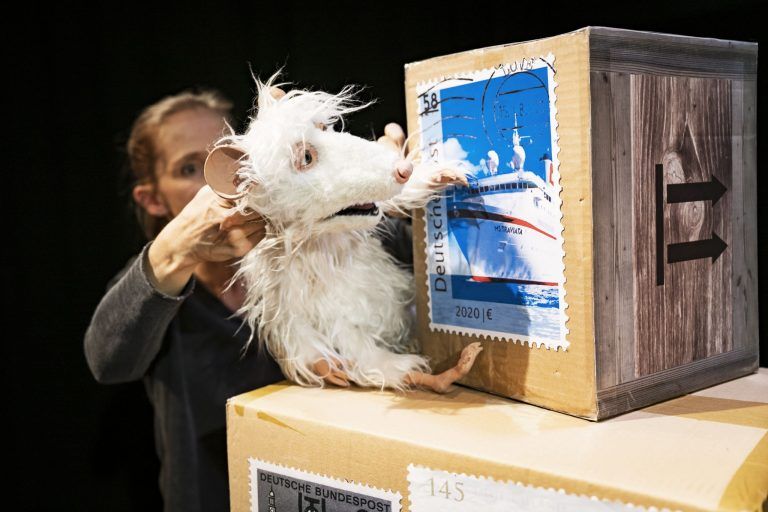 Warum es bei diesem Theaterfestival blaue Flecken gibt