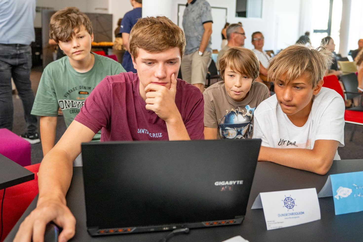 "Coding sollte ein fixer Bestandteil der Ausbildung werden" – ein Ferienkurs der anderen Art