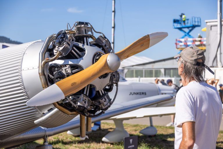 Riesiger Besucherandrang bei Flugplatz-Jubiläum