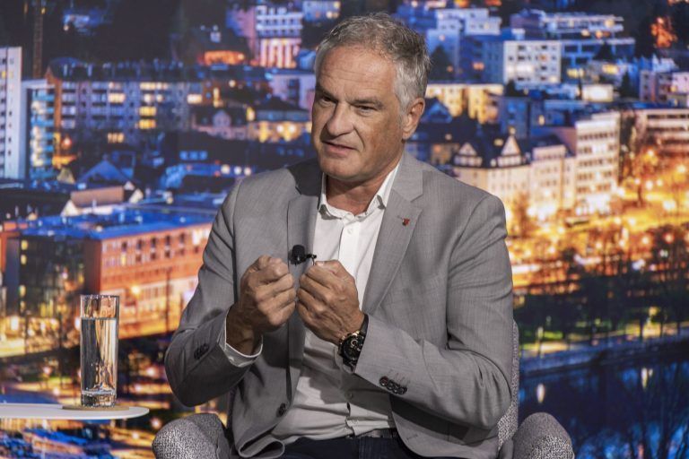 Wie viele zahlen jetzt wirklich drauf? – Bitschi äußert sich zum Zahlenchaos bei der VVV-Tarifreform
