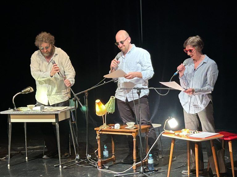 Warum es bei diesem Theaterfestival blaue Flecken gibt
