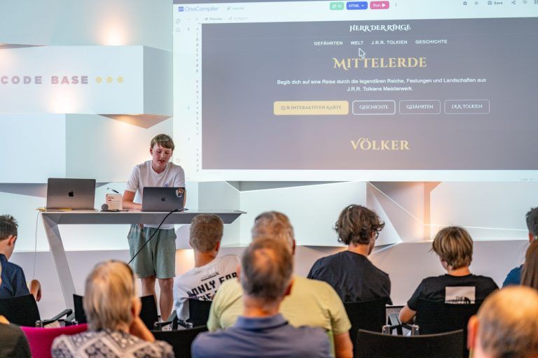 "Coding sollte ein fixer Bestandteil der Ausbildung werden" – ein Ferienkurs der anderen Art