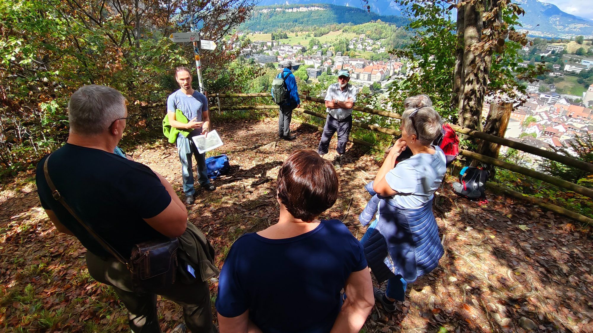 Am Känzele erfuhren die Teilnehmer Wissenswertes über die Waldstruktur in Vorarlberg.