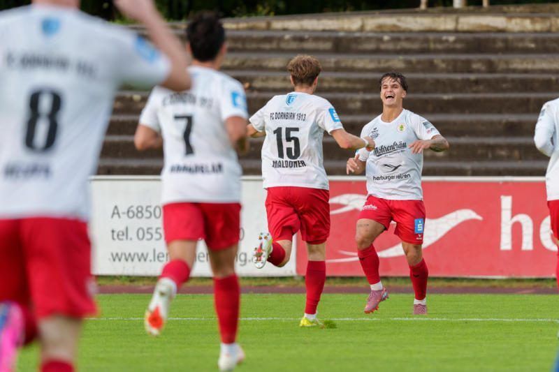 Szenen vom RLW-Derby Dornbirn vs Lochau. VN-STIPLOVSEK/9