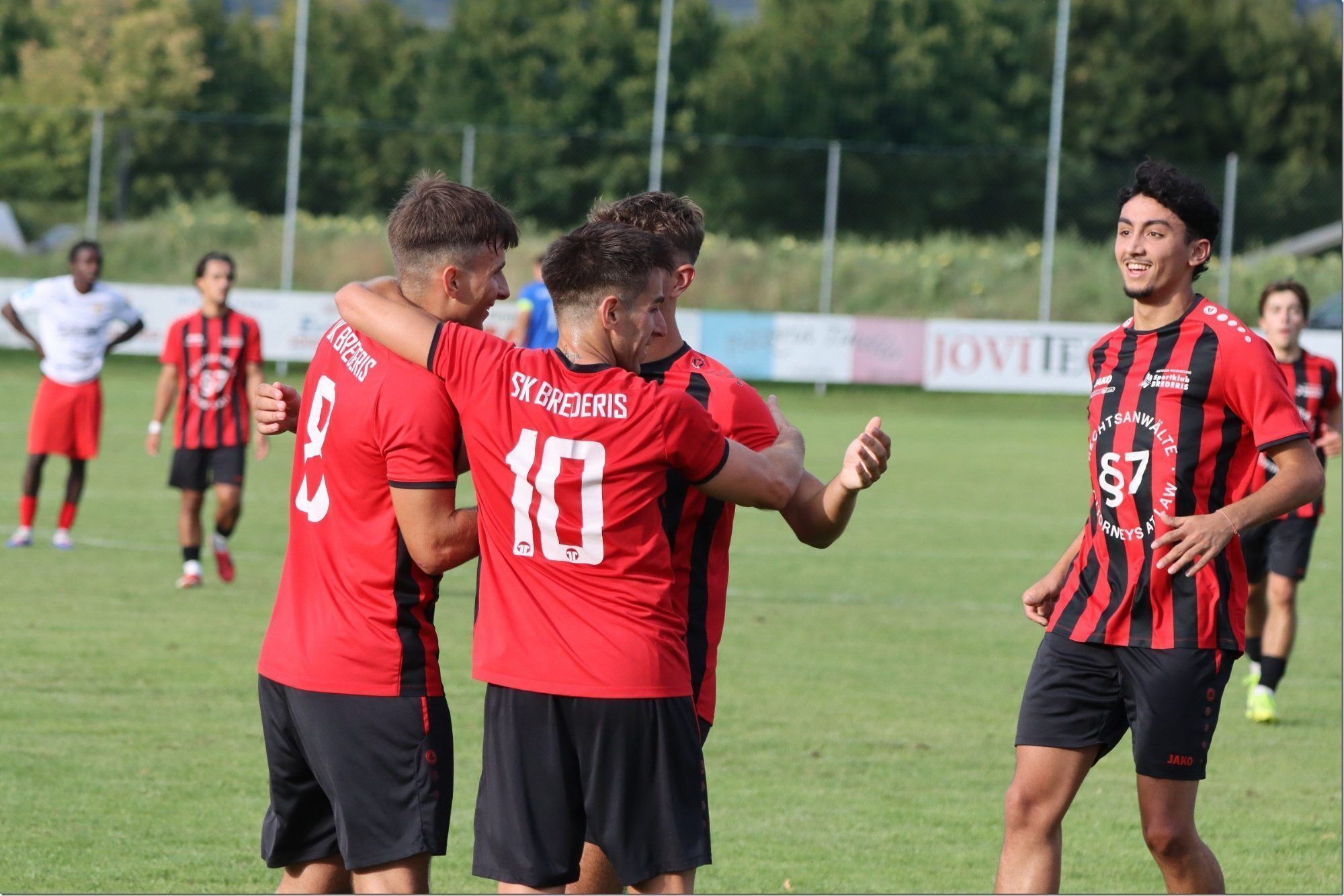 Szenen vom Spiel Brederis vs FC Dornbirn Juniors. VN-TK/10