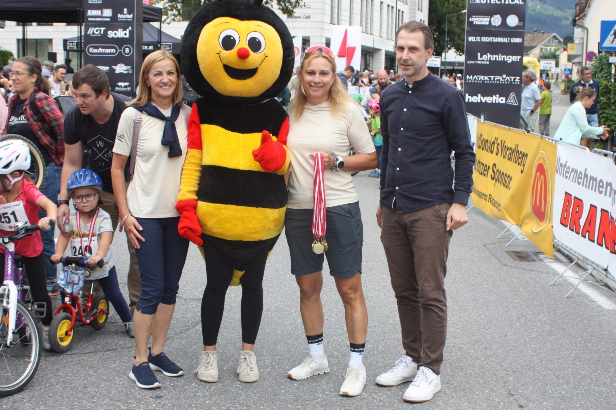 Andrea Deutschl, Silvia Andrich-Nenning und Ulli Knoll freuen sich auf den Kids-Cup. 