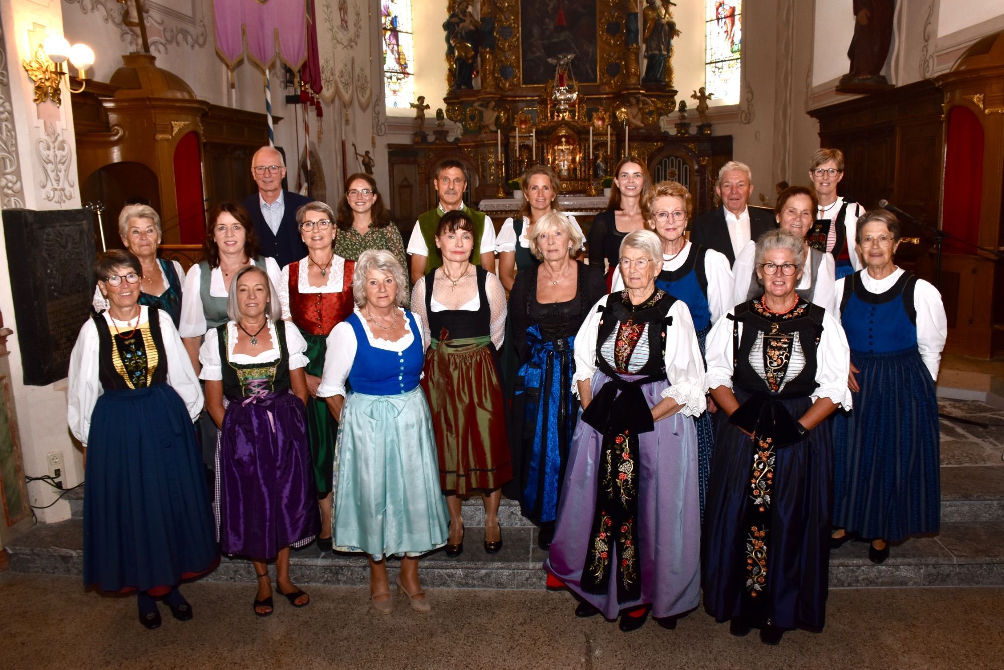 Der Kirchenchor Bartholomäberg, hier in der Pfarrkirche Bartholomäberg, feierte am Patroziniumsfest St. Bartholomäus sein 40-jähriges Bestehen.