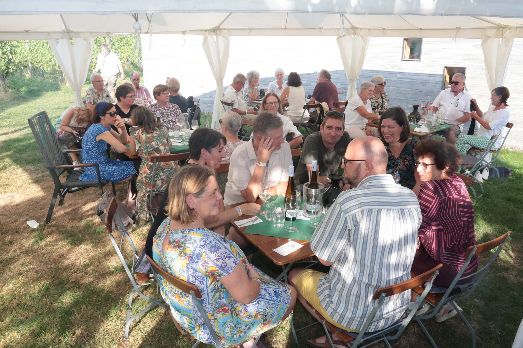 Im Garten des gut 300 Jahre alten Betriebs ließ es sich gut aushalten.