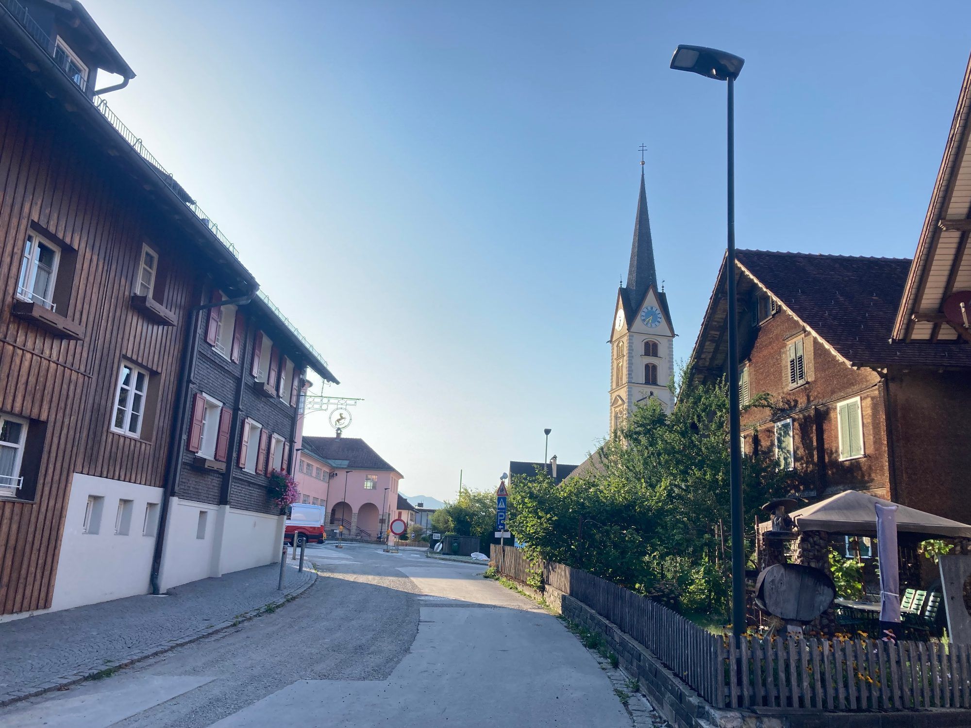 Noch ist die Landstraße eine Baustelle, im Herbst wird auch hier 
