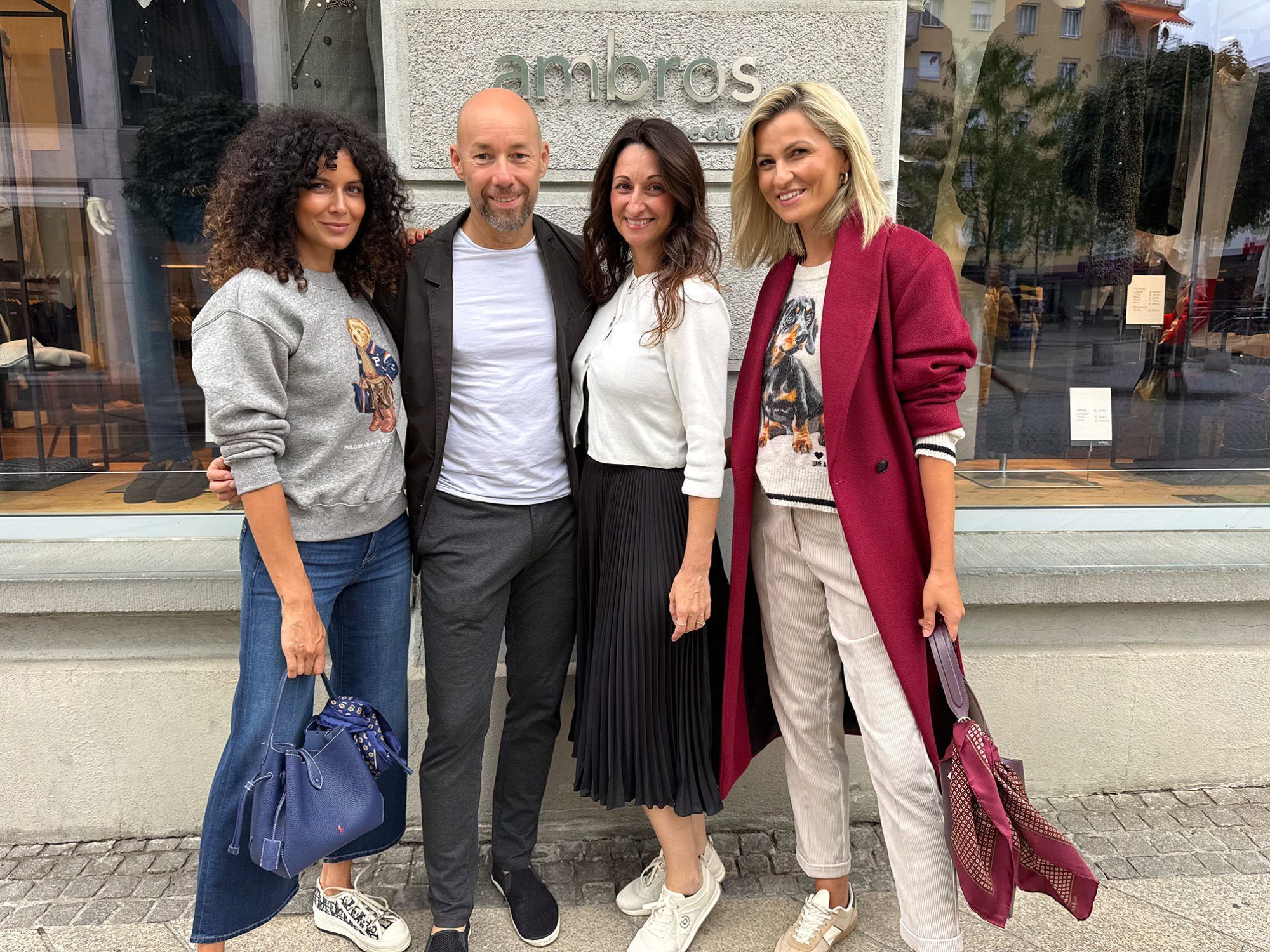Model Khaoula Selmi, Johannes und Simone Sturn und Sabina Radovic,