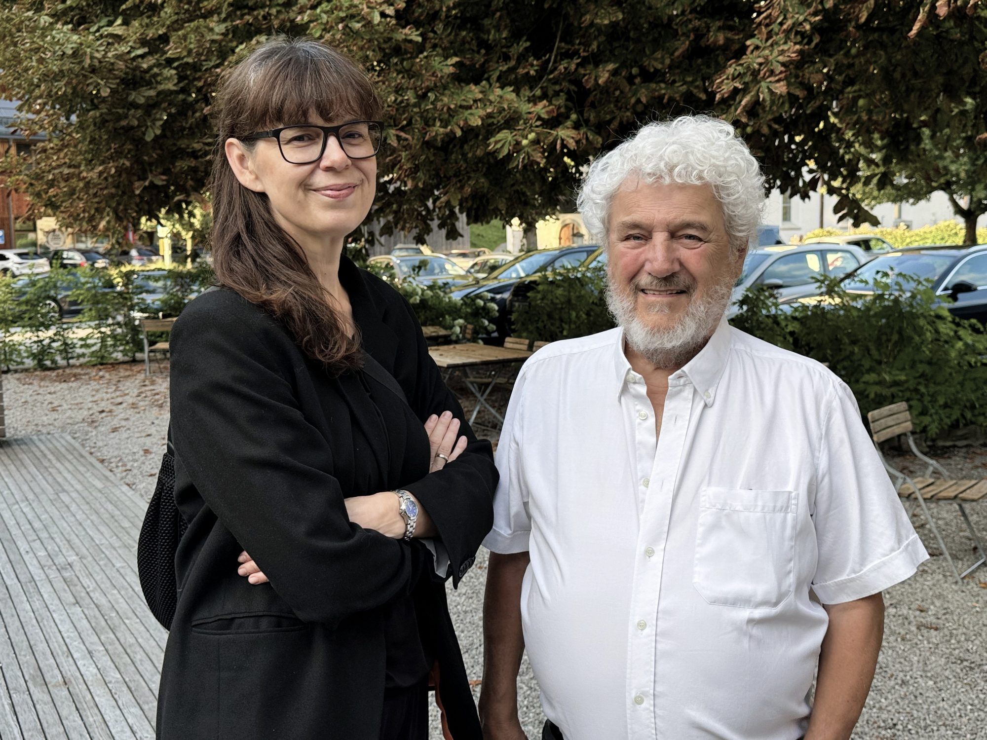 Zita Bereuter (Ex libris) mit Obmann Walter Fink (F.M.Felder Verein).