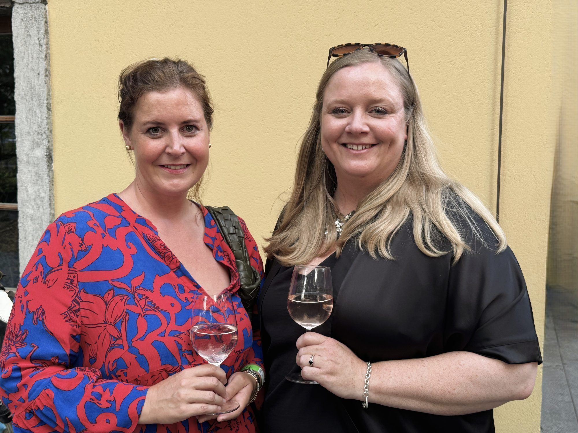 Verena Burtscher (Villa Falkenhorst) und Wiebke Meyer (Alpenregion Bludenz Tourismus).
