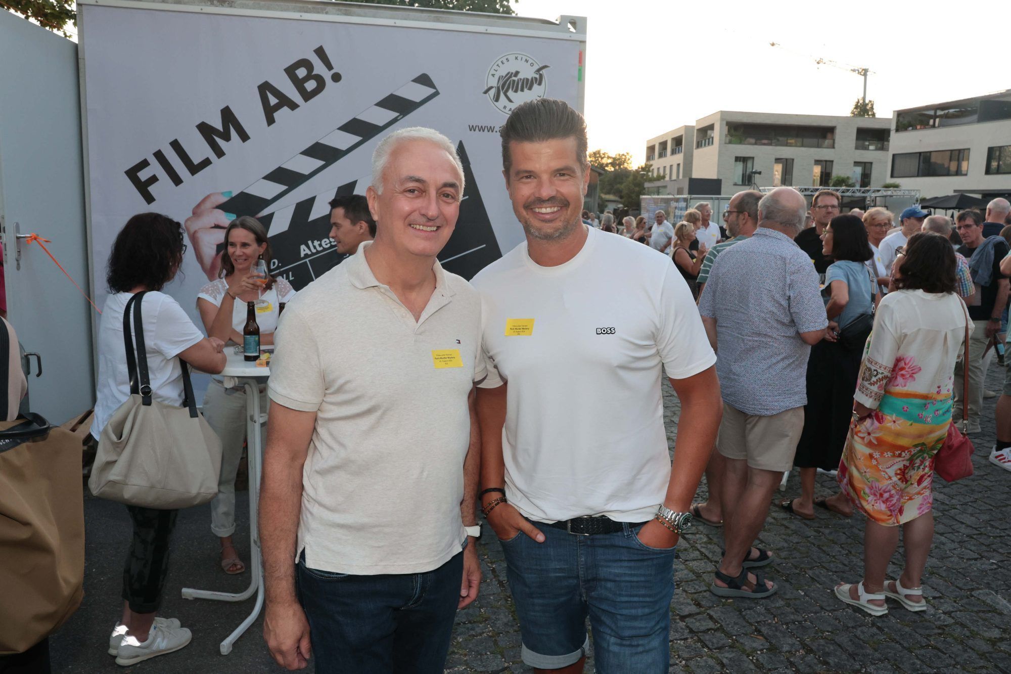 Klaus Breuß (Rondo-Weinkartons) und Versicherungsmakler Michael Gau.