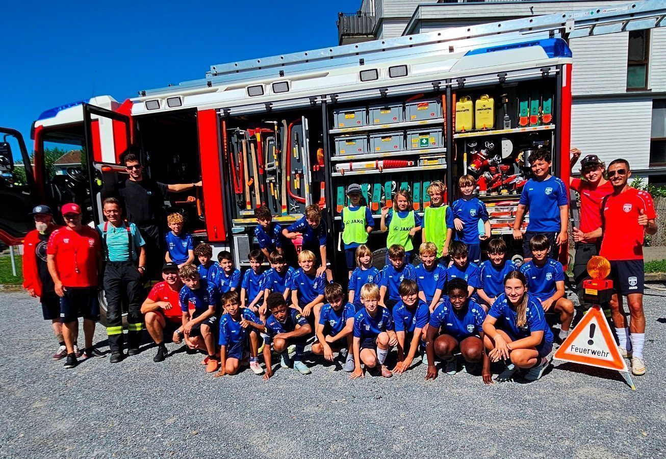 Impressionen vom „Leiblachtaler-Raiffeisen-Fußball-Nachwuchs-Camp 2026“ des SV typico Lochau im Stadion Hoferfeld.