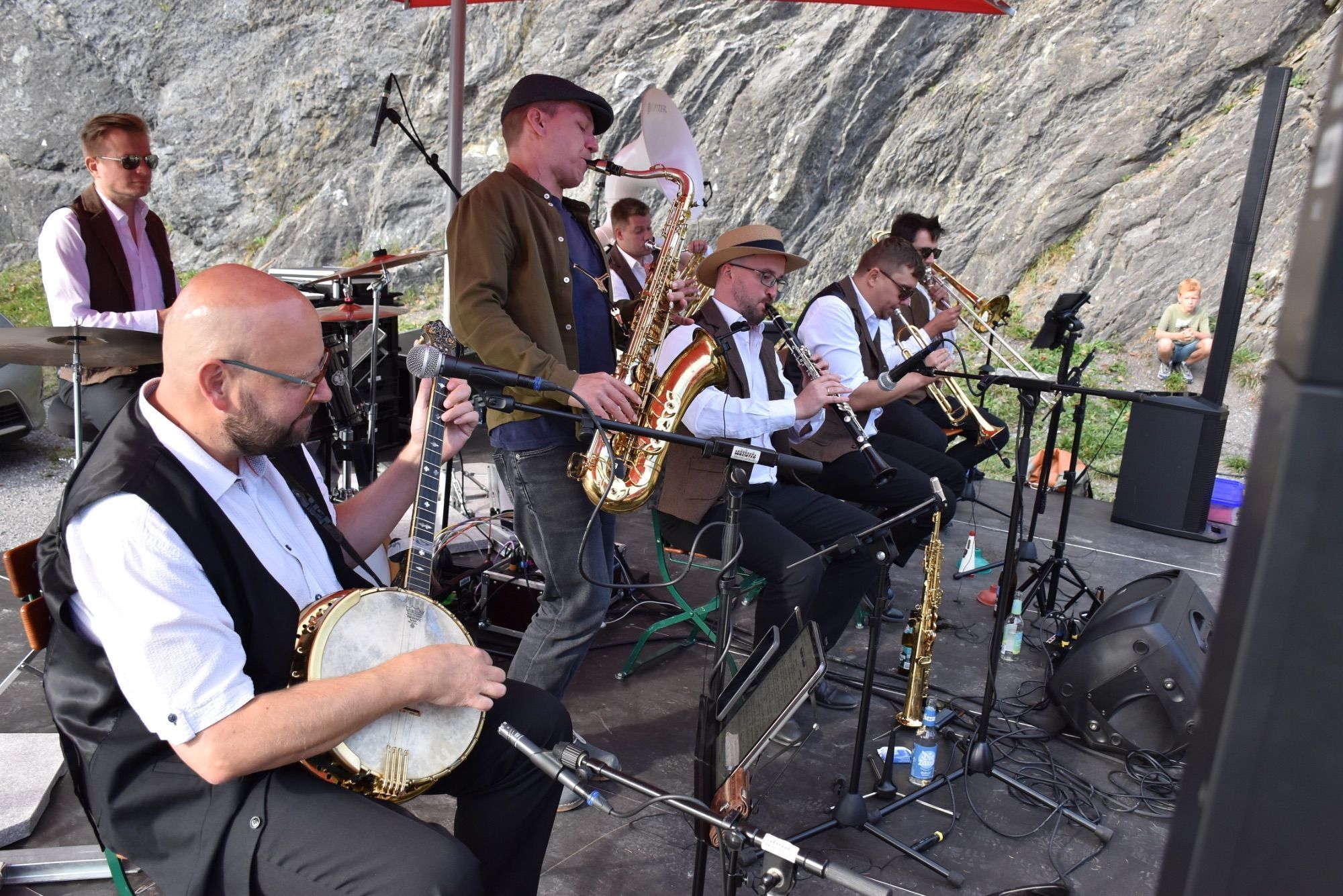 Auftritt des Vienna Dixie Collective am Stausee Latschau.