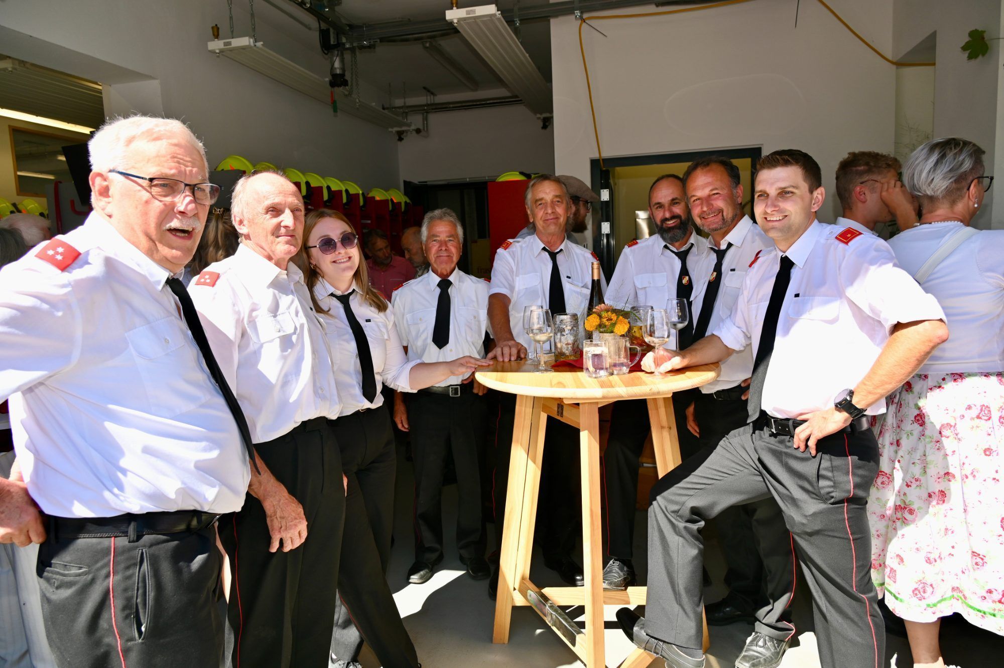 Brazer Feuerwehrkameraden feierten mit Kommandant Ramon Zech.
