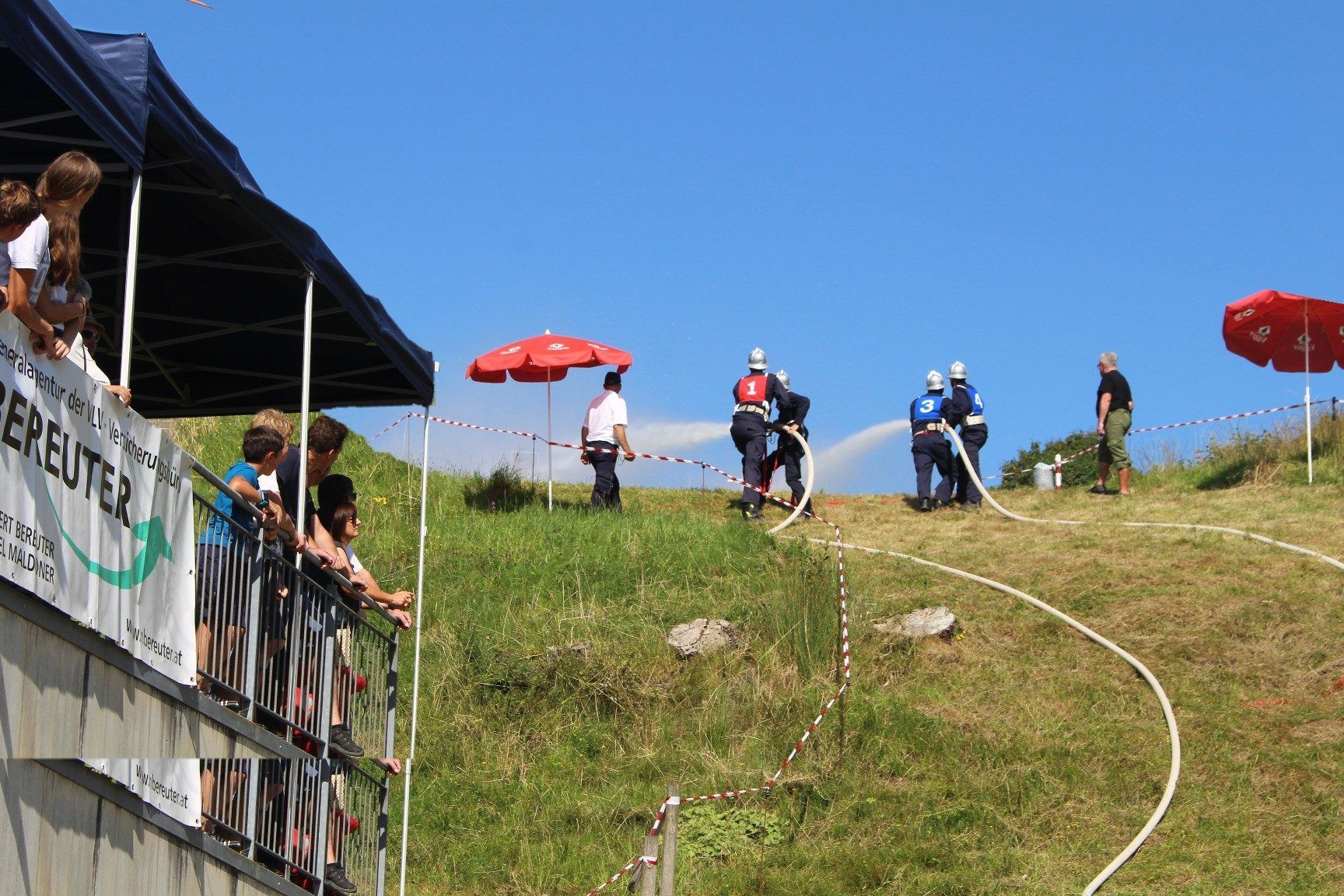 Nach einem „Berg-und-Tal-Angriff“ erfolgt die „Brandbekämpfung“