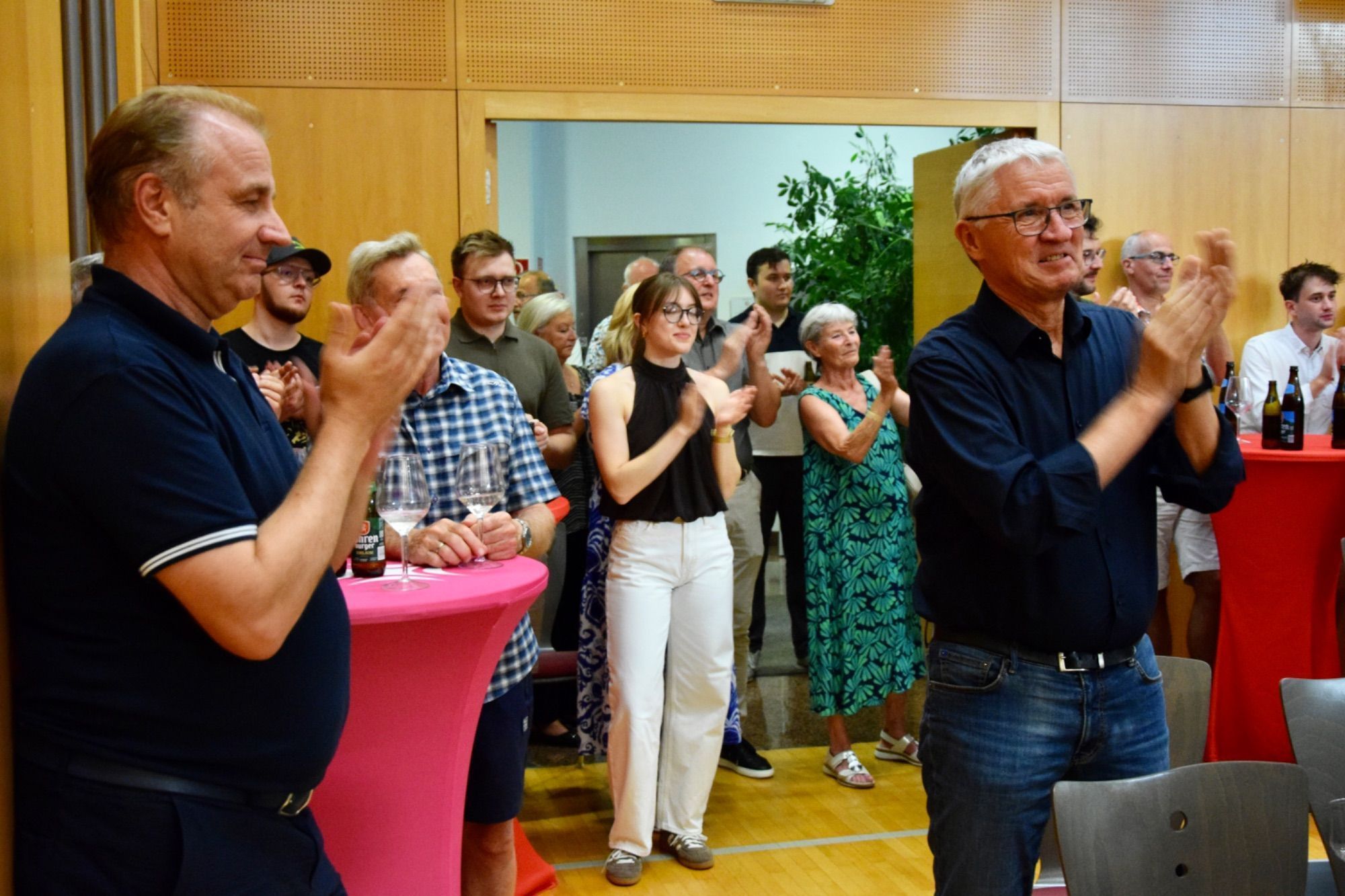 Links im Vordergrund Thomas Ludescher, rechts im Vordergrund Markus Felbermayer.