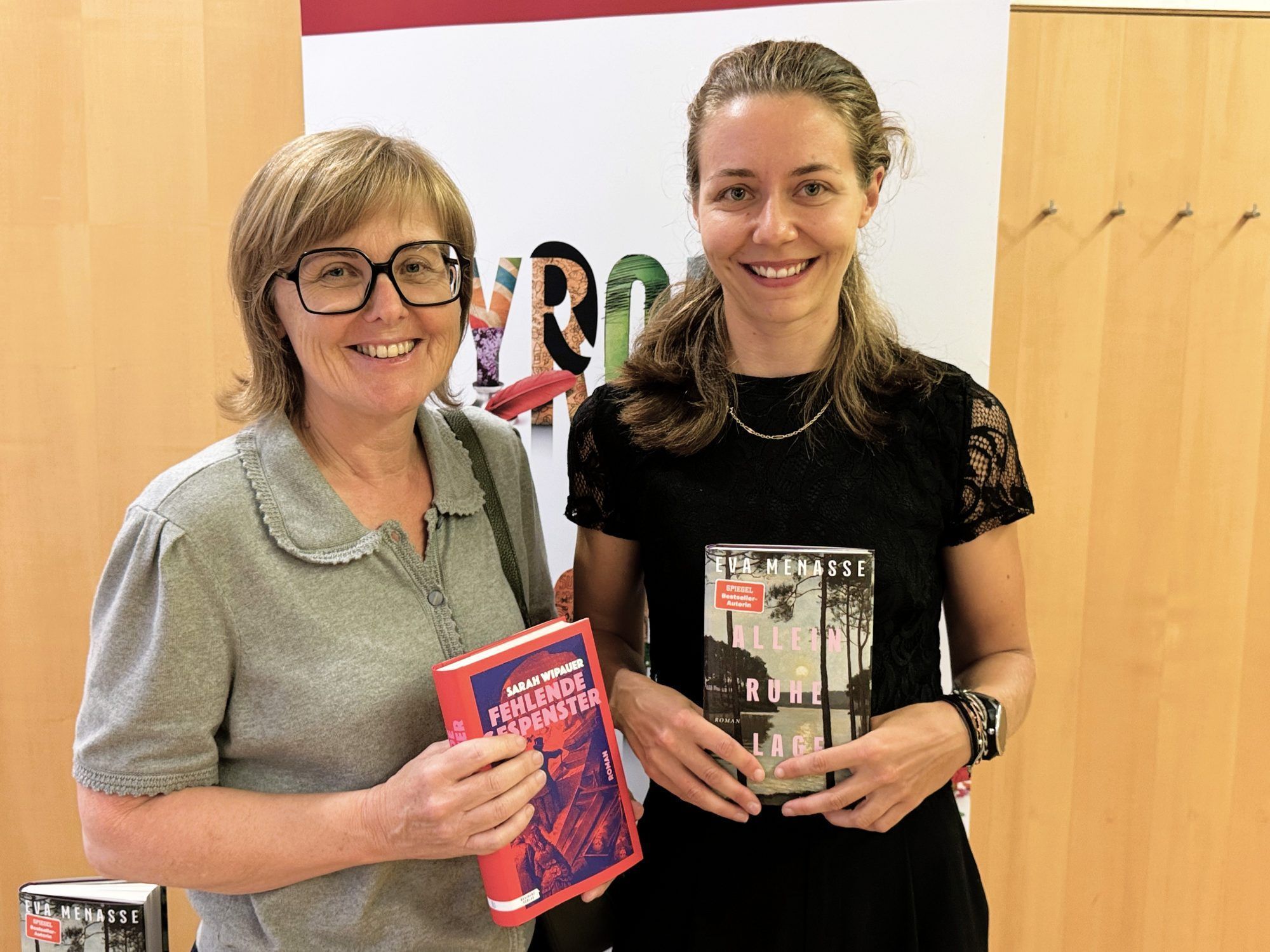 Silvia Flatz mit Katrin Geser (Tyrolia).