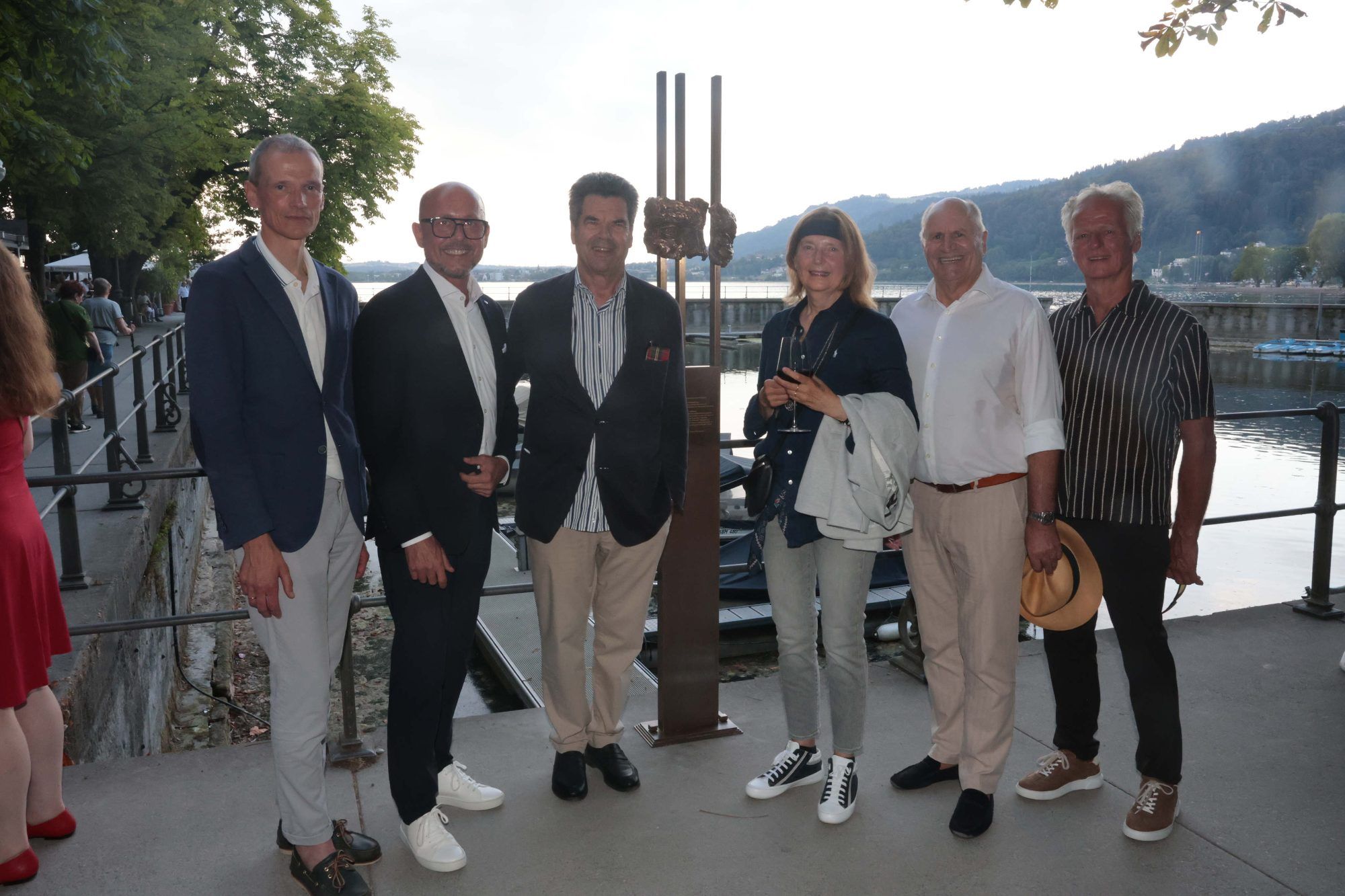 Stadtarchivar Thomas Klagian, Bgm. Michael Ritsch, Initiator Marbod Lingenhöle, Künstlerin Sabine Lingenhöle-Rainer, Präsident Hans-Peter Metzler und Metallbildhauer Joschy Deuring.