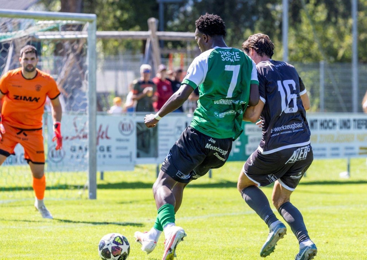 Szenen vom Topspiel Dornbinrer SV - FC Rotenberg. VN-PAULITSCH/6