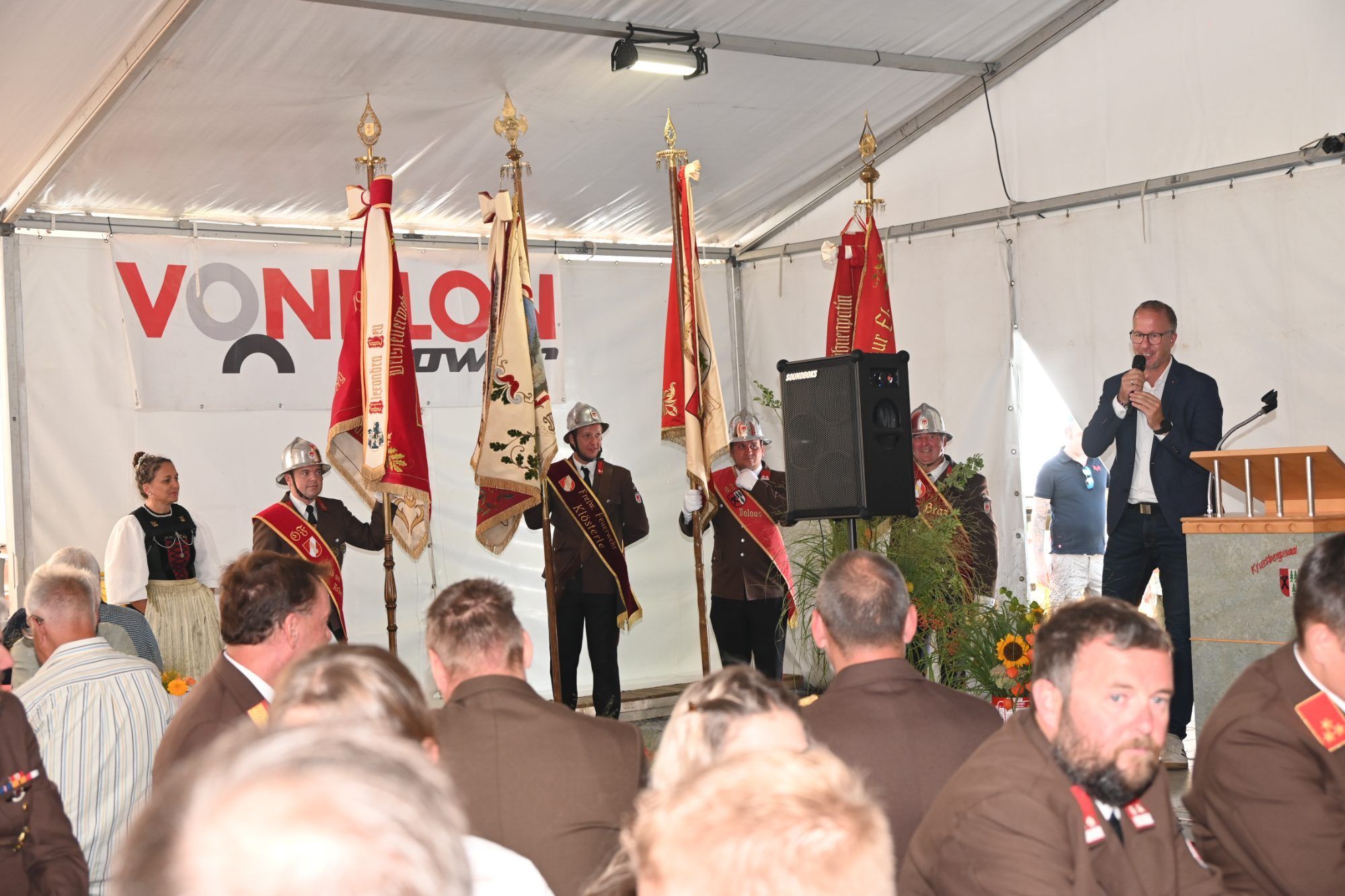 Landesrat Christian Gantner gratulierte seinen Feuerwehrkameraden.