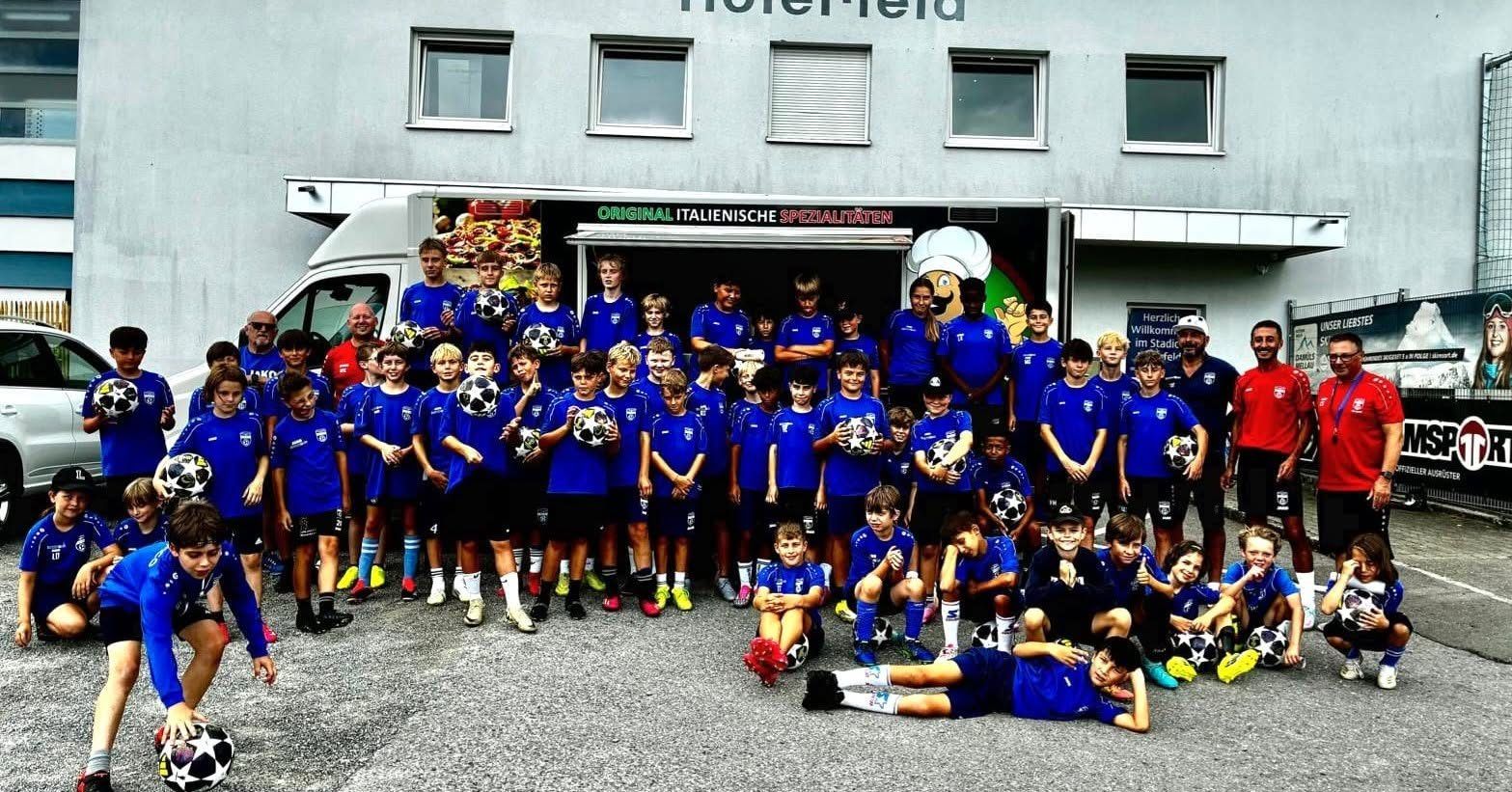 Impressionen vom „Leiblachtaler-Raiffeisen-Fußball-Nachwuchs-Camp 2026“ des SV typico Lochau im Stadion Hoferfeld.