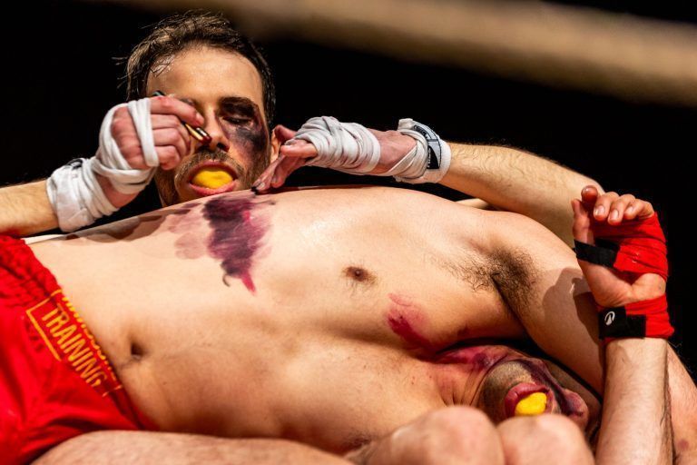 Warum es bei diesem Theaterfestival blaue Flecken gibt