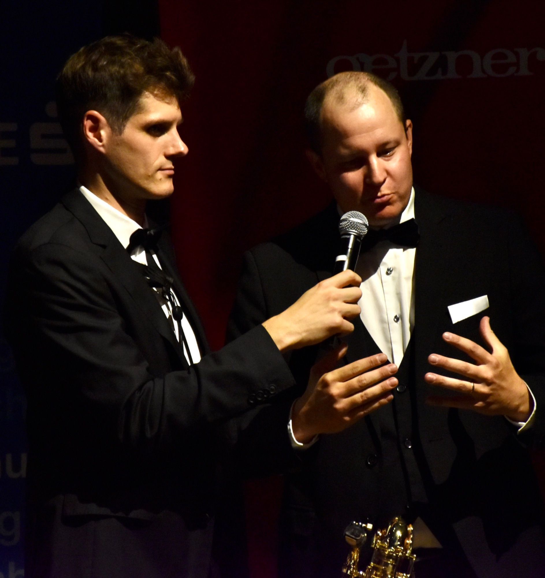 Lukas Morre und der Leiter der Bludenz Big Band Union, Stefan Höfel.