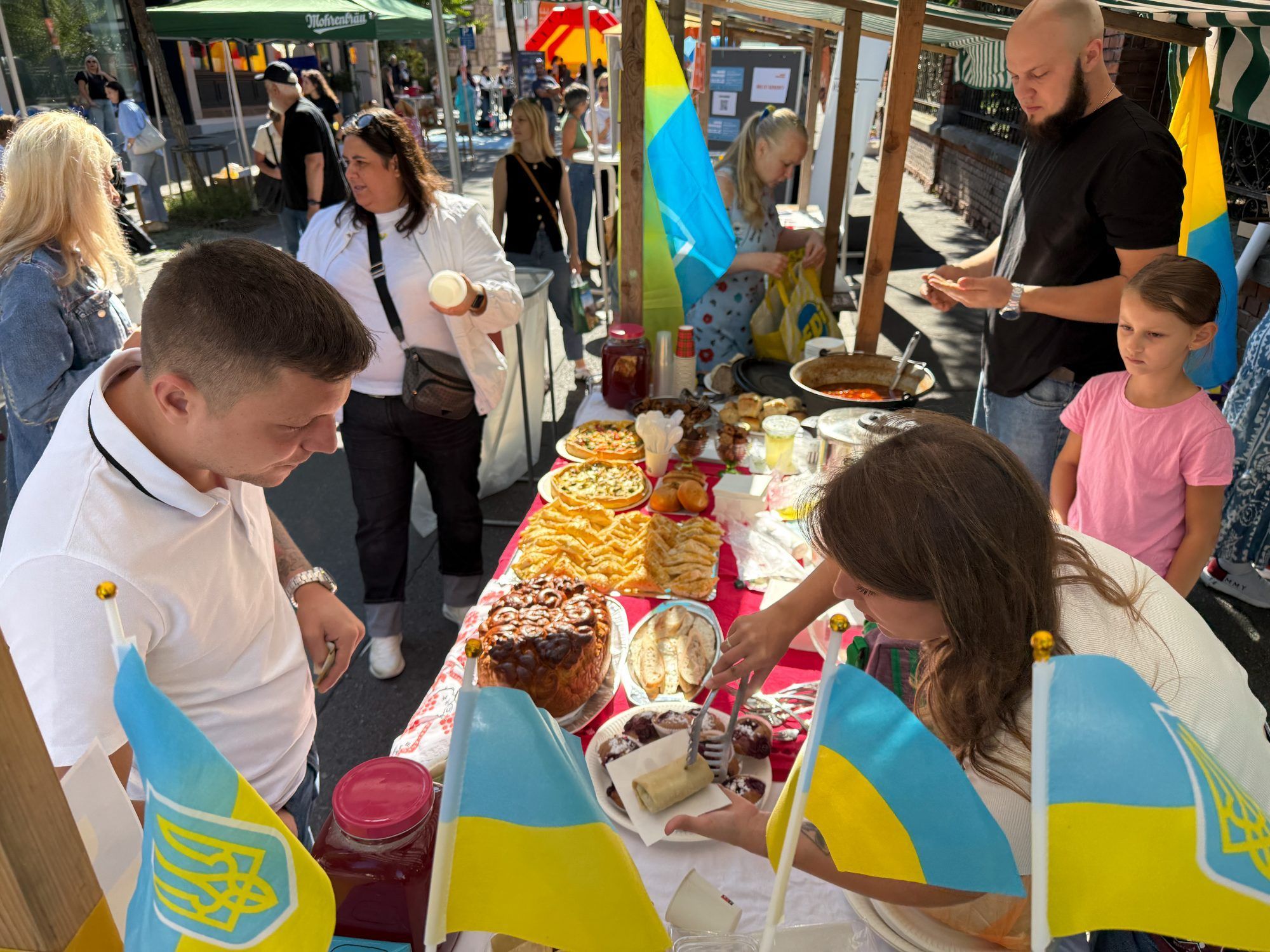 Ukrainische Spezialitäten als Stärkung waren gefragt